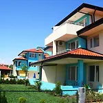 Hotel Complex Nev 3*